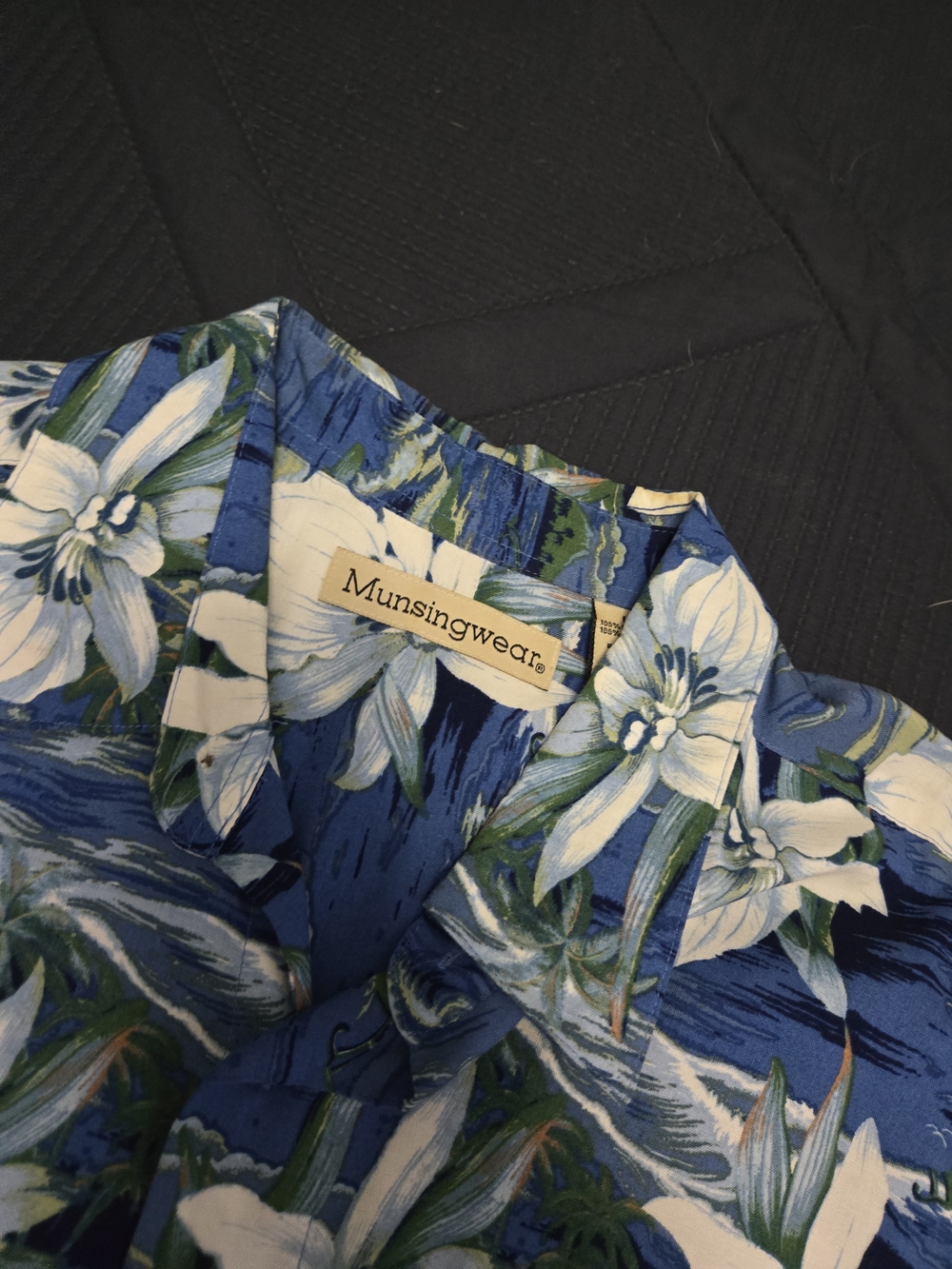 Munsingwear Blue Floral Hawaiian  Short-Sleeve Shirt Size L